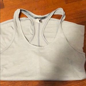 Under Armour Heat Gear Tank - Size XS